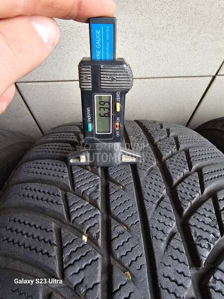 Bridgestone 215/55 R17 Zimska