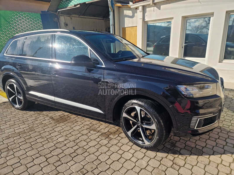Audi Q7 E-tron