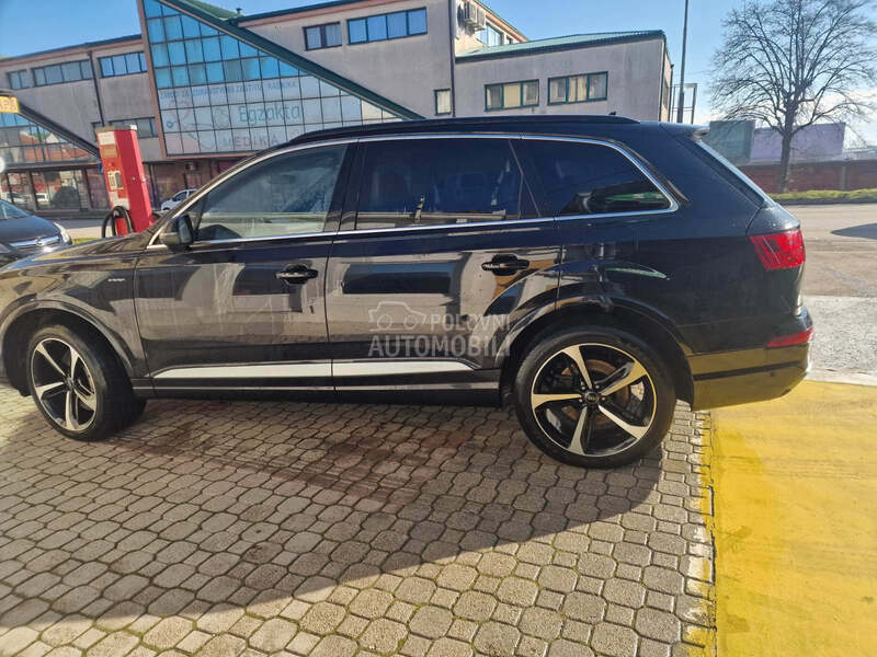 Audi Q7 E-tron
