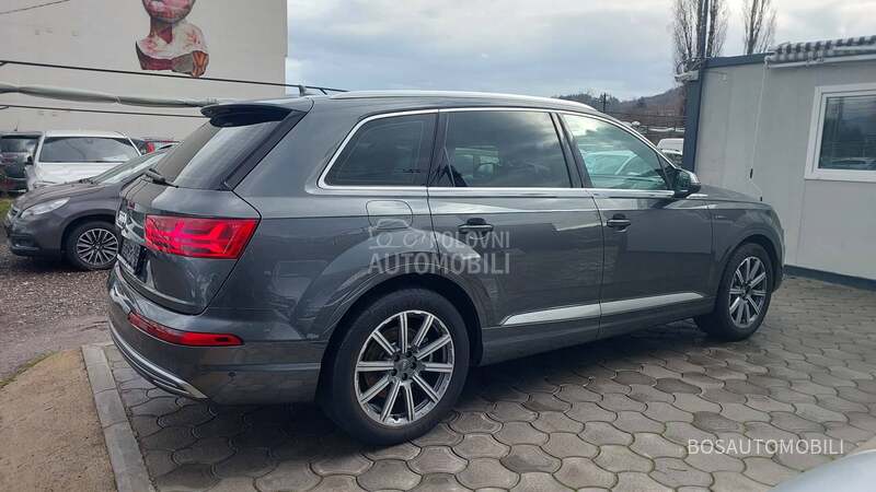 Audi Q7 3.0 E - Tron