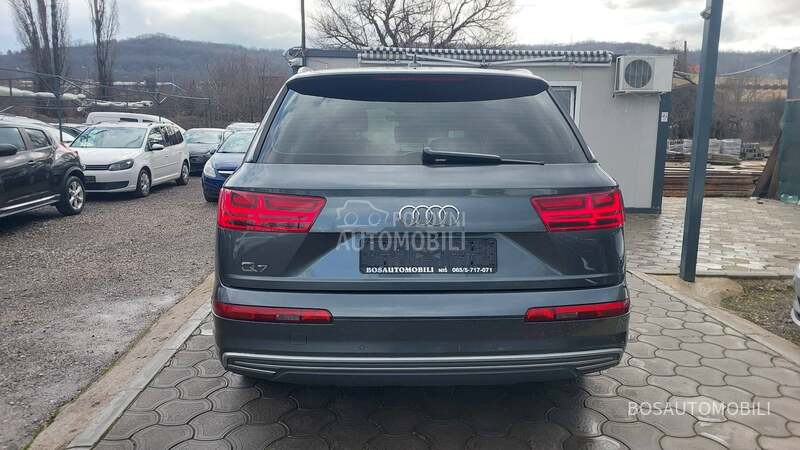 Audi Q7 3.0 E - Tron