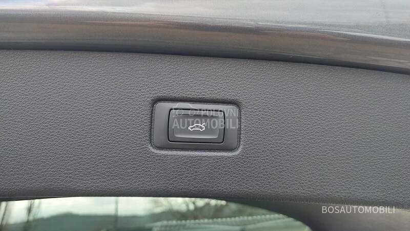 Audi Q7 3.0 E - Tron