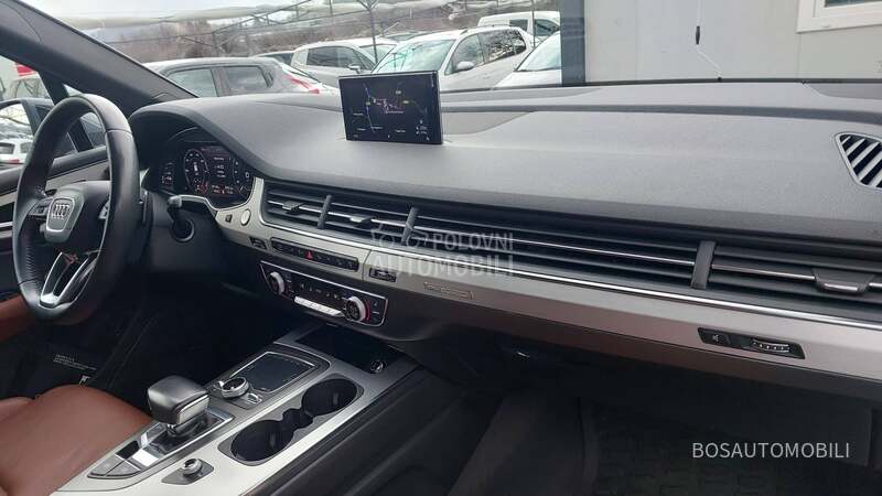 Audi Q7 3.0 E - Tron