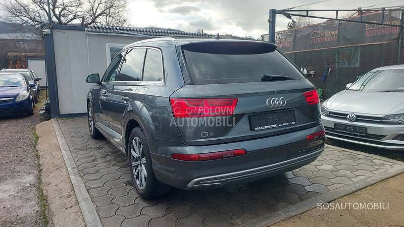 Audi Q7 3.0 E - Tron