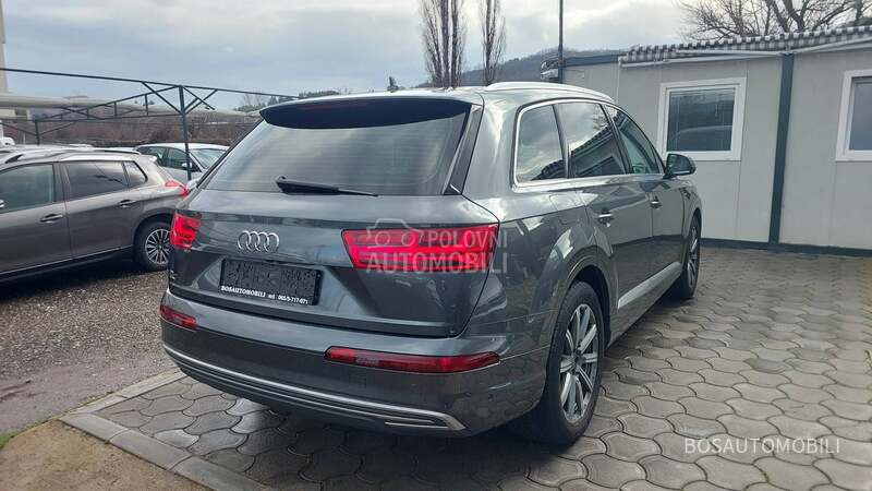 Audi Q7 3.0 E - Tron