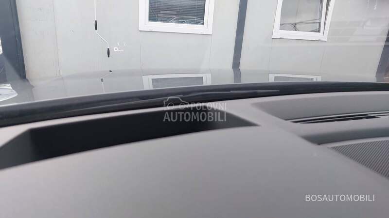 Audi Q7 3.0 E - Tron