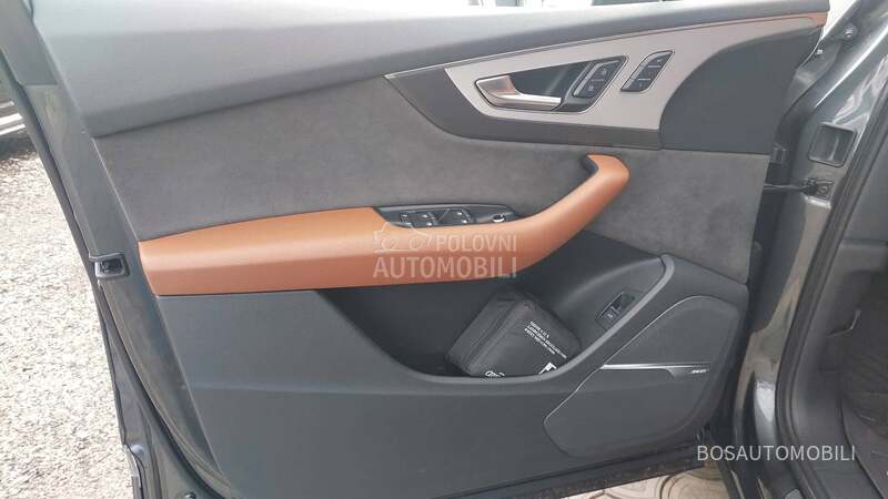 Audi Q7 3.0 E - Tron