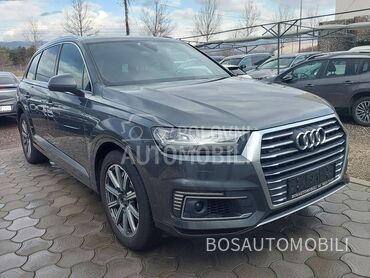Audi Q7 3.0 E - Tron