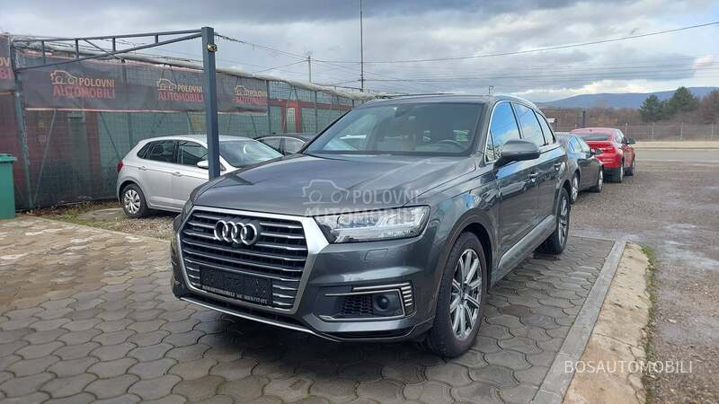 Audi Q7 3.0 E - Tron