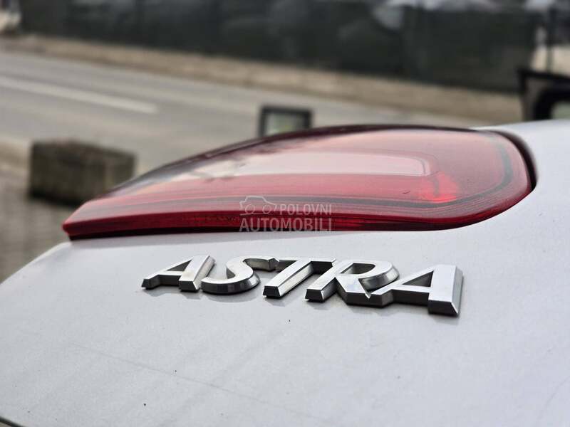 Opel Astra J 