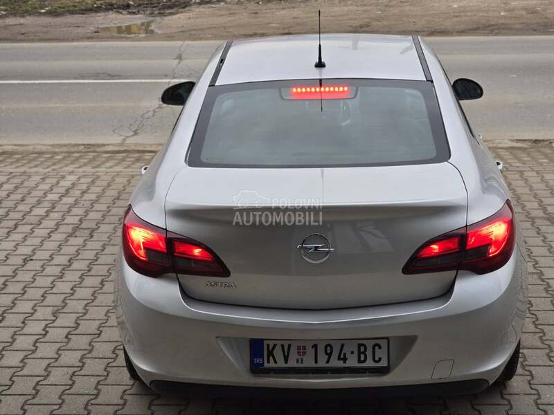 Opel Astra J 