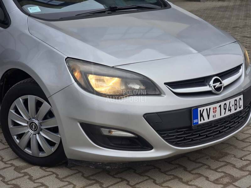 Opel Astra J 