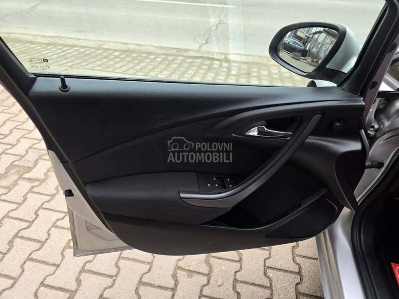 Opel Astra J 
