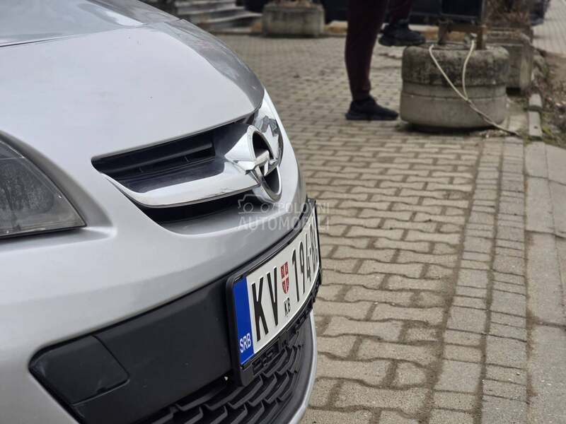 Opel Astra J 