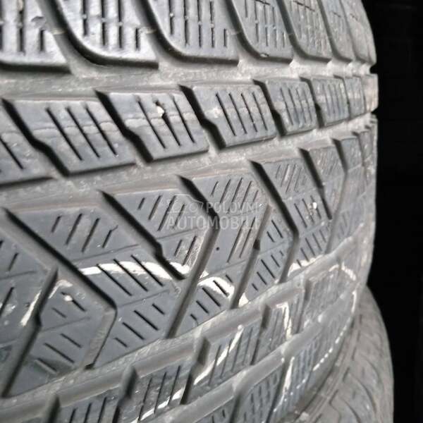 Pirelli 275/45 R21 Zimska