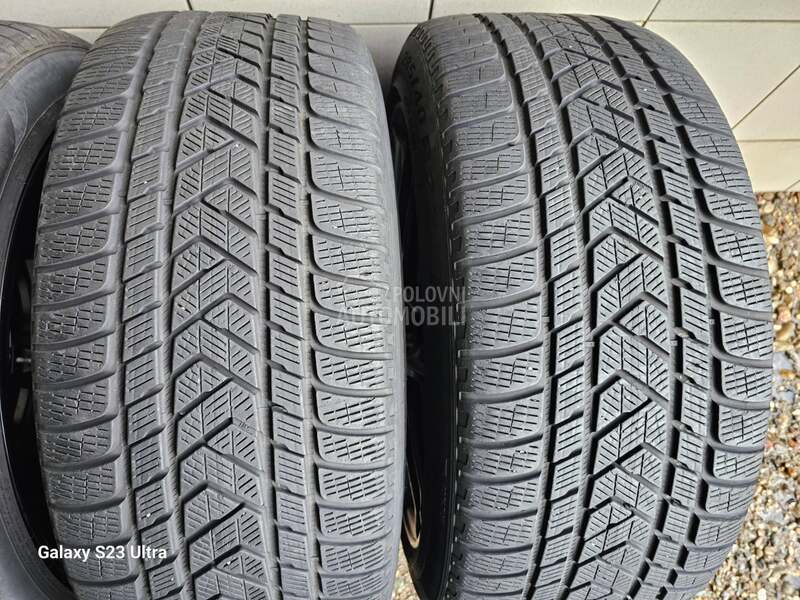 Pirelli 325/35 R22 Zimska