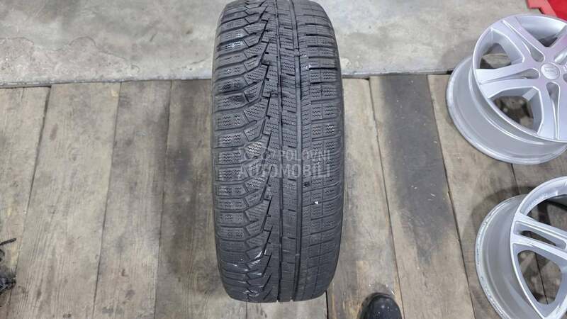 Hankook 215/60 R16 Zimska