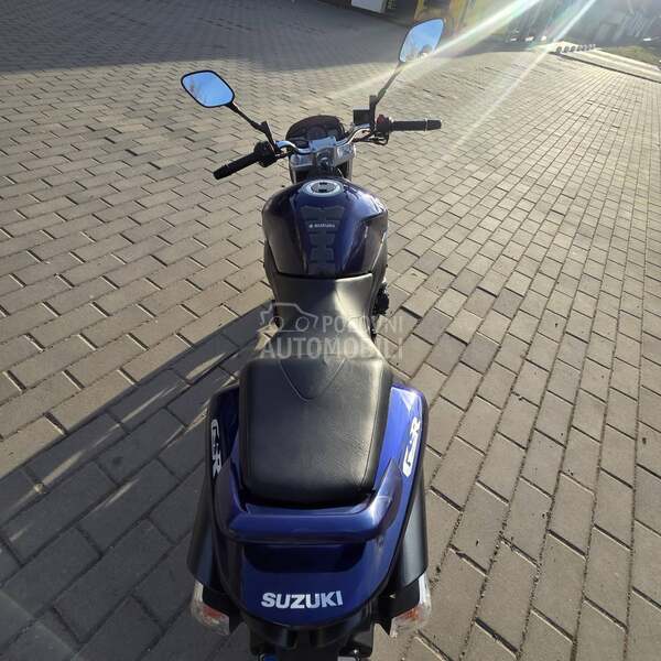 Suzuki GSR 600