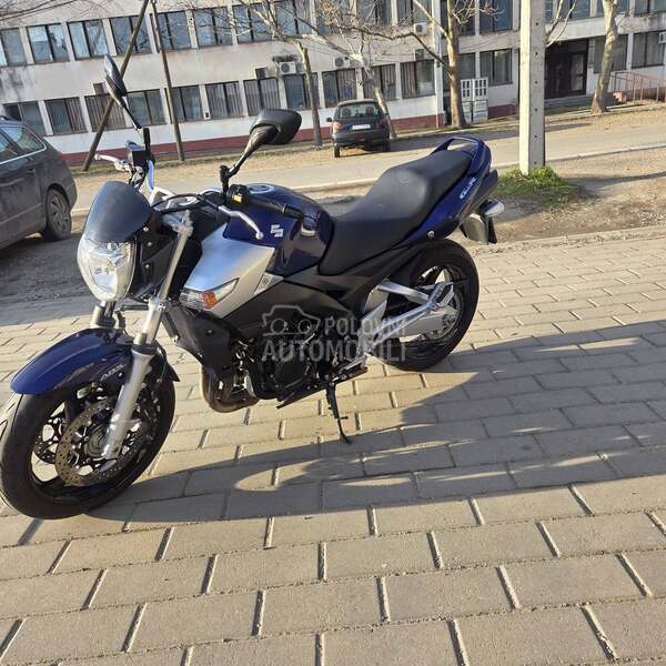 Suzuki GSR 600