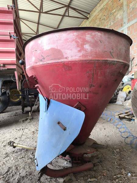 IMT Rasipac djubriva