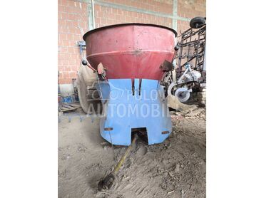 IMT Rasipac djubriva