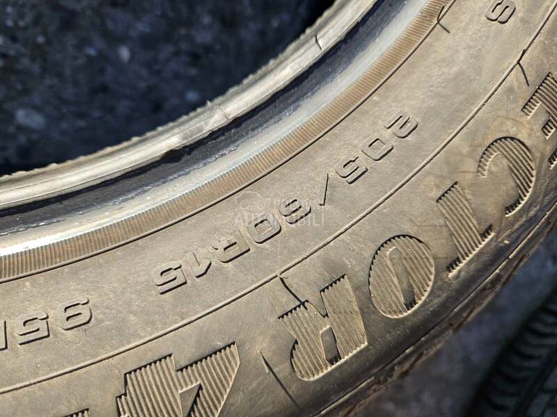 Goodyear 205/60 R15 Sve sezone