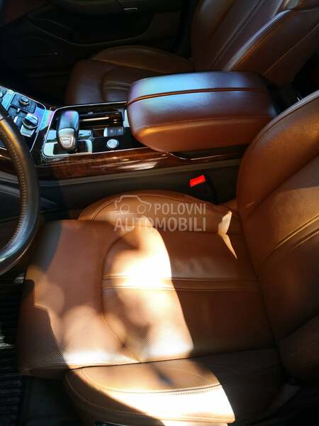 Audi A8 4.2fsi V8