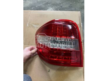 Stop svetlo za Mercedes Benz ML Klasa od 2005. do 2011. god.