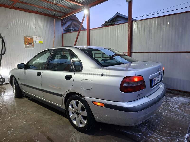 Volvo S40 
