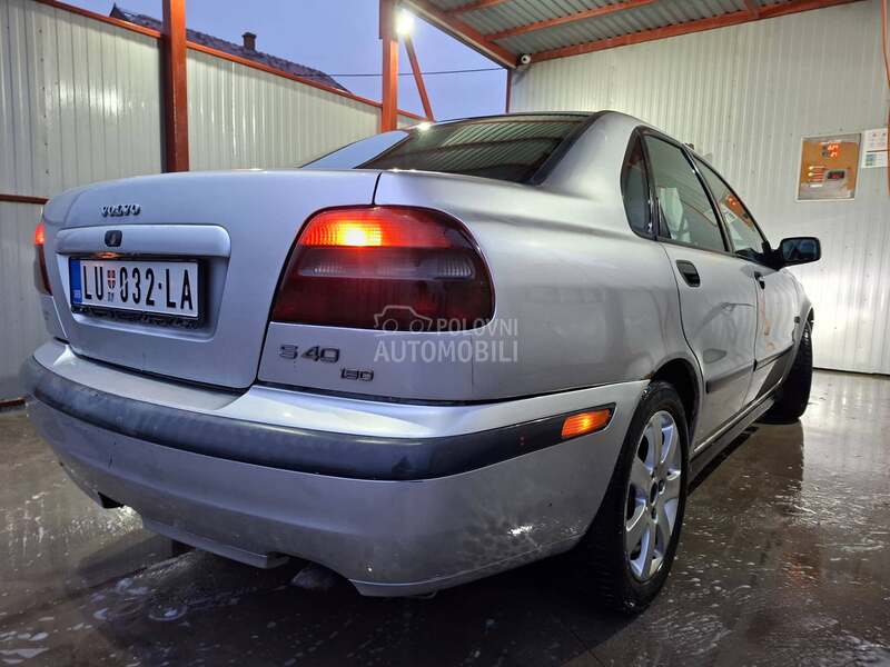 Volvo S40 