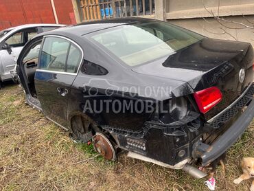 Volkswagen Passat B7 -  kompletan auto u delovima