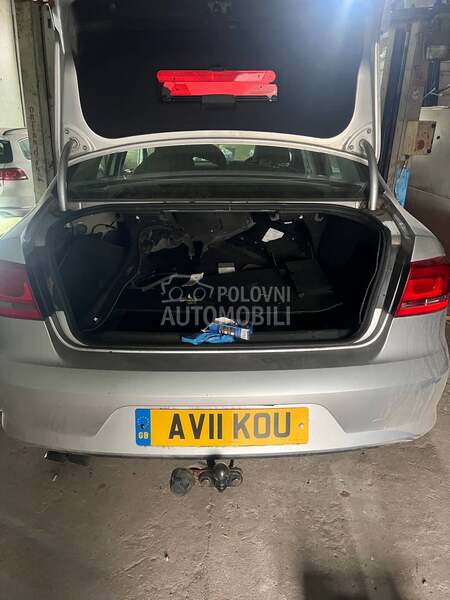 Volkswagen Passat B7 -  kompletan auto u delovima