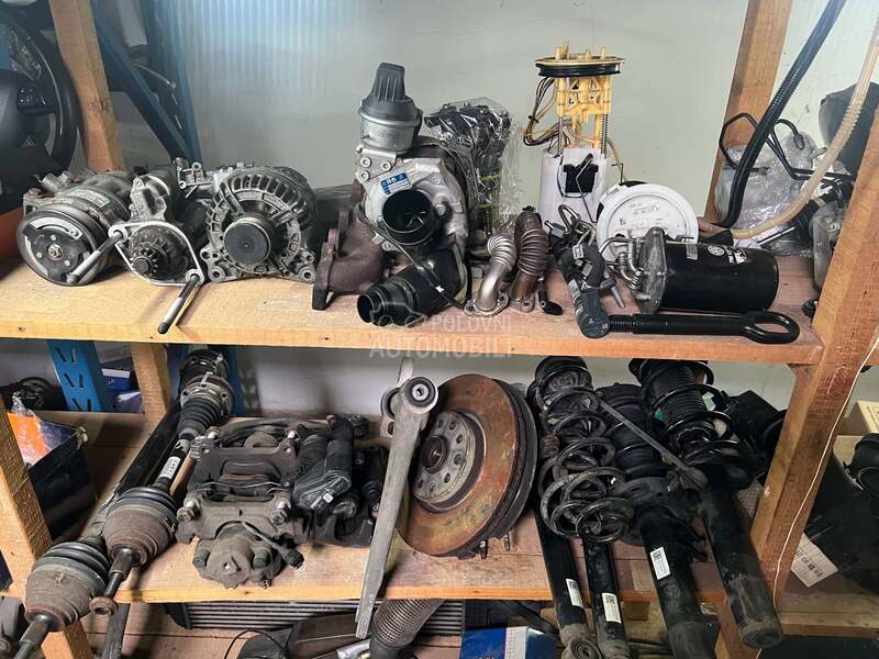 Audi Q3 8U -  kompletan auto u delovima