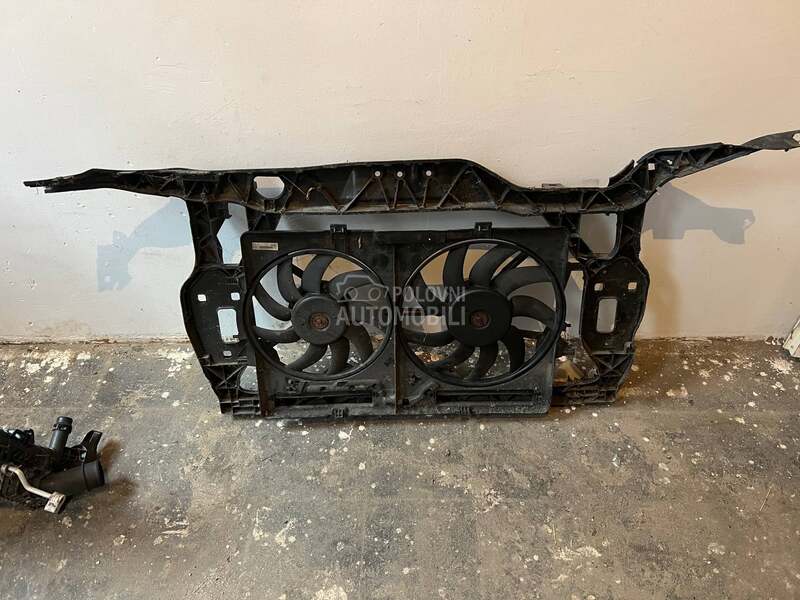 Audi Q5 -  kompletan auto u delovima