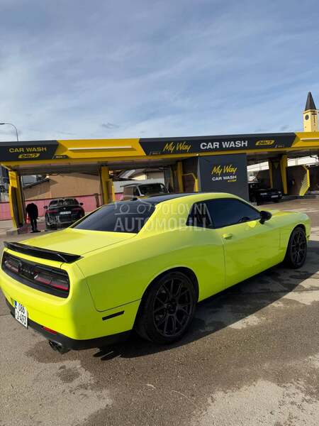 Dodge Challenger 