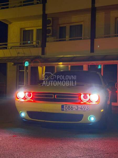 Dodge Challenger 
