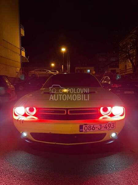 Dodge Challenger 