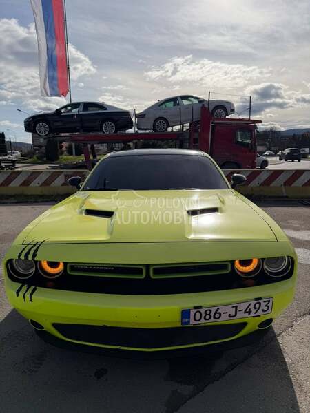 Dodge Challenger 