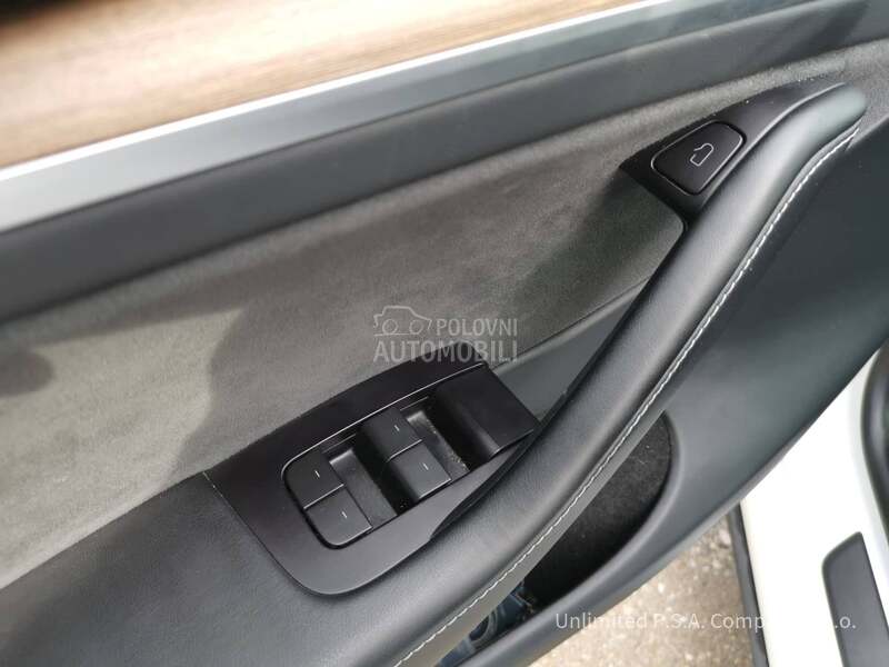 Tesla Model Y MODEL Y