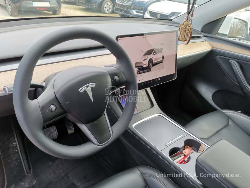 Tesla Model Y MODEL Y
