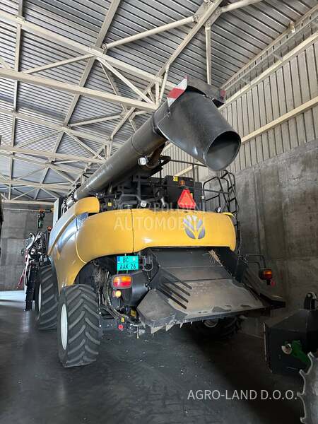 New Holland CR 8.90