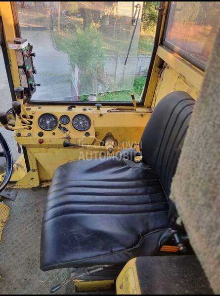 New Holland clayson 1530