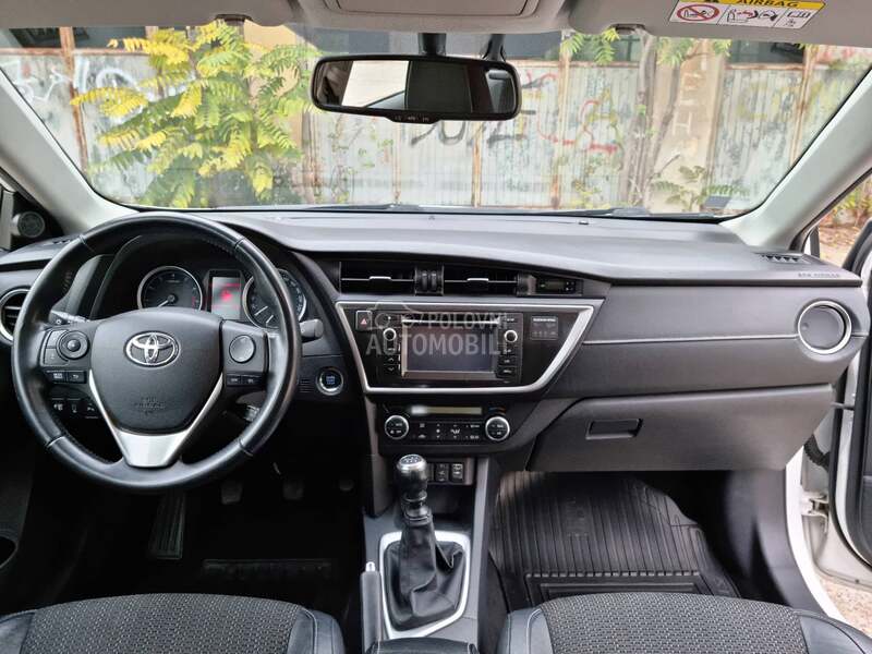 Toyota Auris 1.6 VVT-i