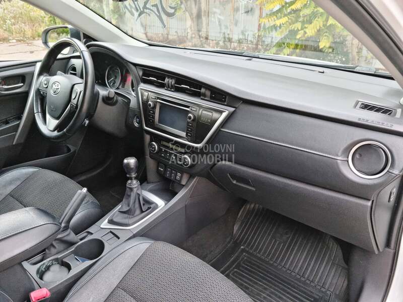 Toyota Auris 1.6 VVT-i