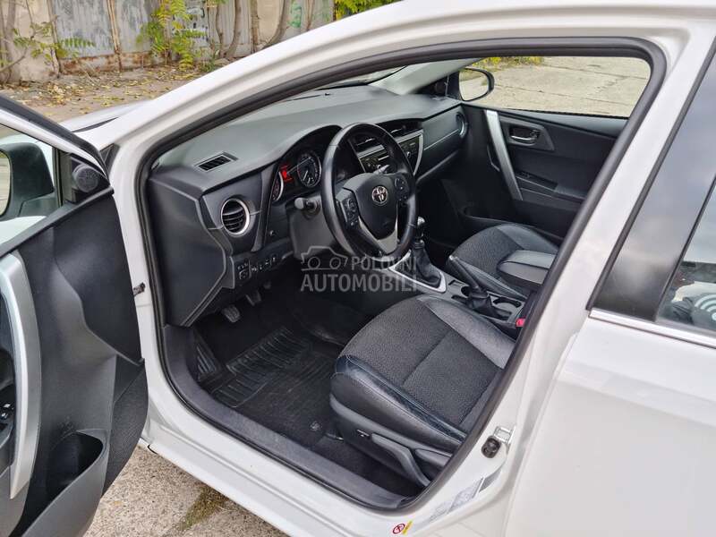 Toyota Auris 1.6 VVT-i