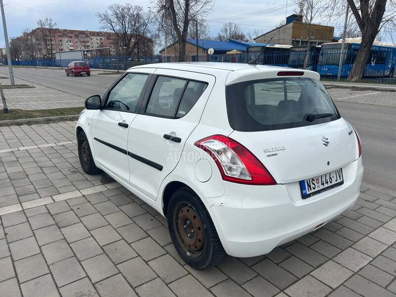 Suzuki Swift 