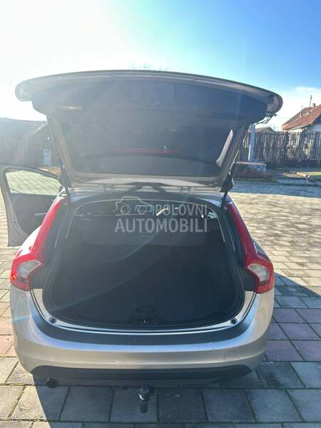 Volvo V60 D2