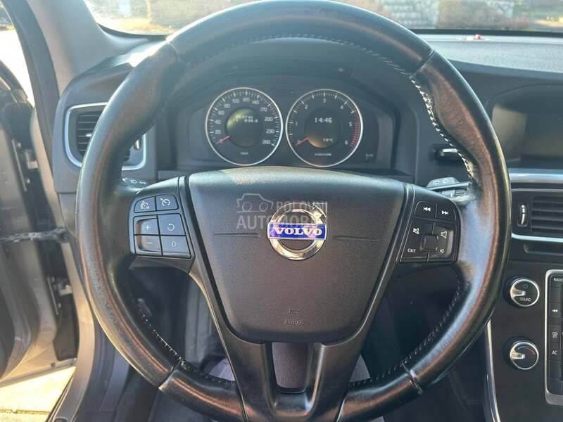 Volvo V60 D2
