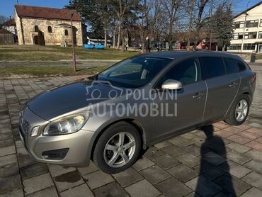 Volvo V60 D2