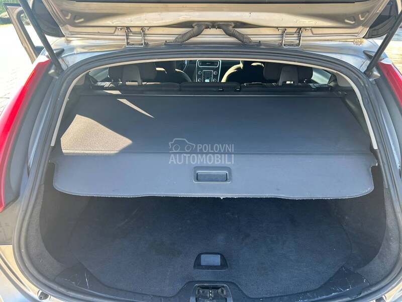 Volvo V60 D2